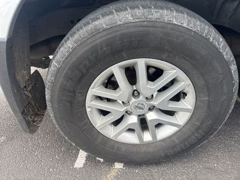 Used 2021 Nissan Frontier SV image 8