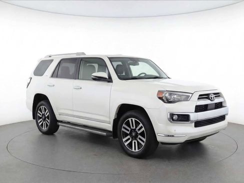 Used 2022 Toyota 4Runner Limited AWD/4WD image 3