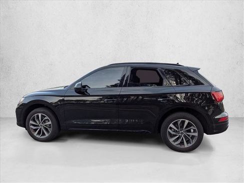 Used 2024 Audi Q5 2.0T Premium w/ Summer of Audi Package image 3