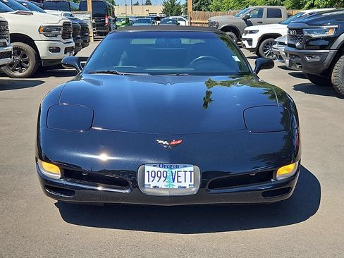 Used 1999 Chevrolet Corvette Convertible w/ Memory Pkg RWD image 2