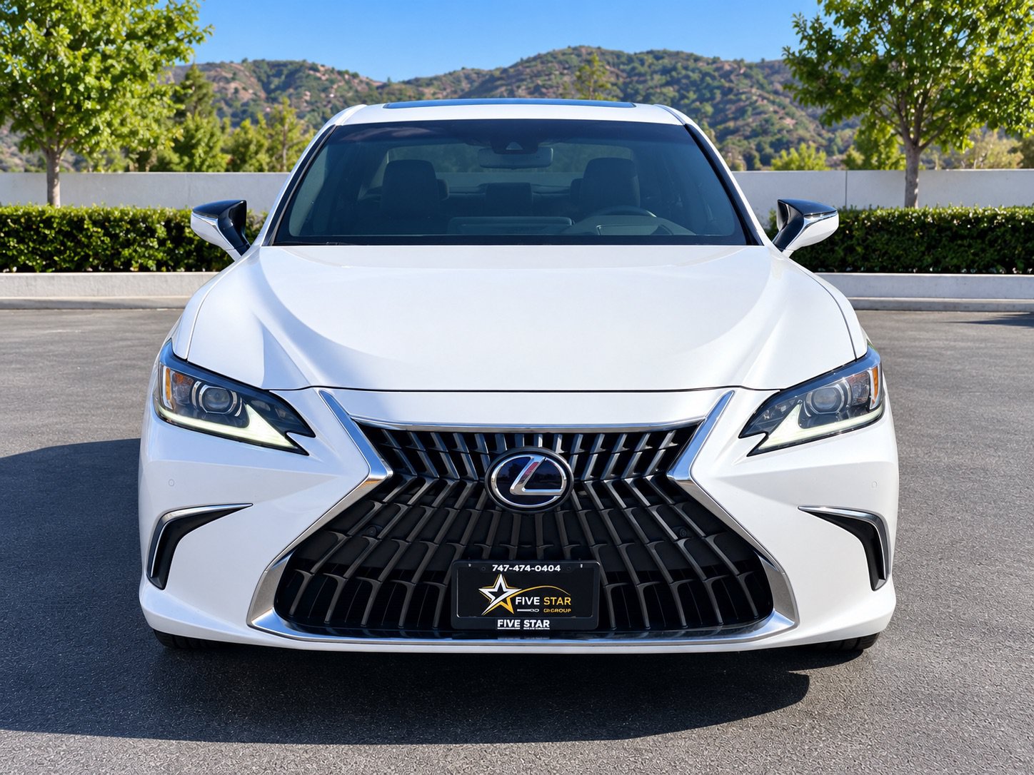 Used 2024 Lexus ES 300h w/ Premium Package FWD image 2