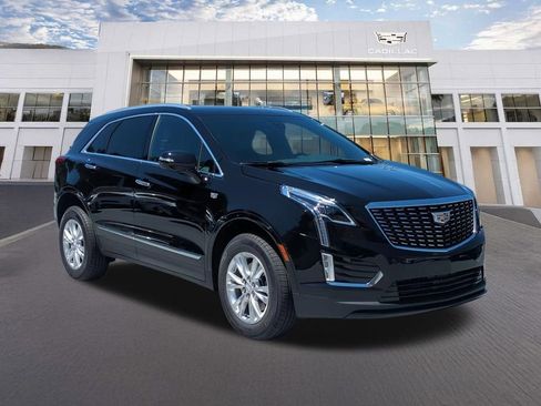 Used 2026 Cadillac XT5 Luxury w/ LPO, Floor Liner Package FWD image 3