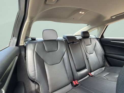 Used 2020 Ford Fusion Energi Titanium FWD image 29