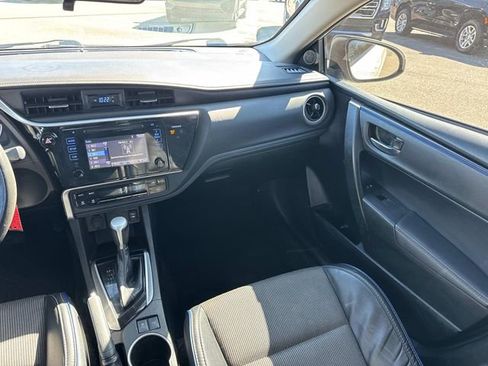 Used 2017 Toyota Corolla SE image 16