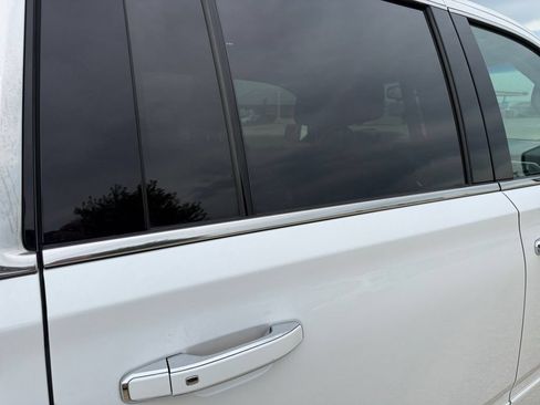 Used 2020 Chevrolet Suburban Premier AWD/4WD image 26