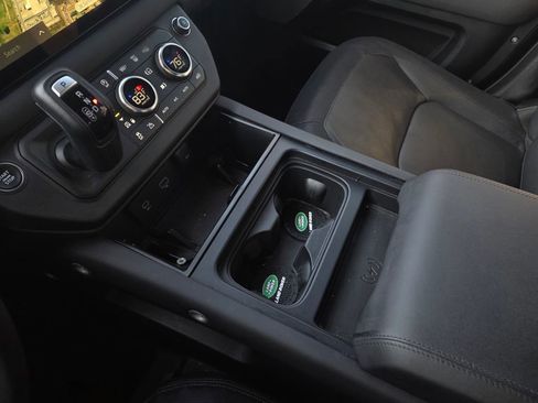 Used 2024 Land Rover Defender 130 X-Dynamic SE image 20