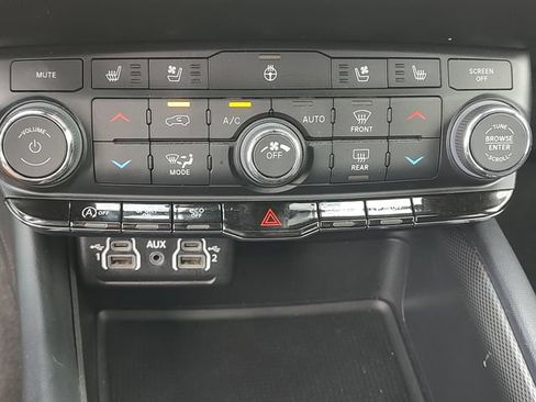 Used 2024 Dodge Durango GT AWD/4WD image 18