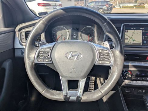 Used 2018 Hyundai Sonata Limited image 11
