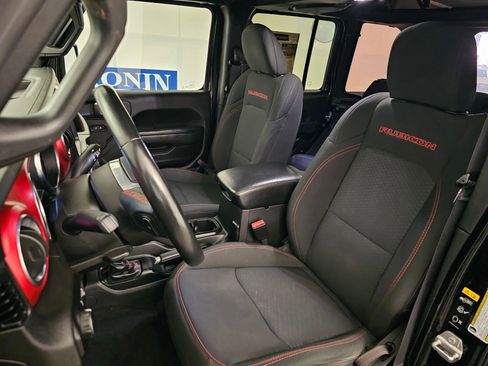 Used 2022 Jeep Wrangler Unlimited Rubicon w/ Cold Weather Group image 13
