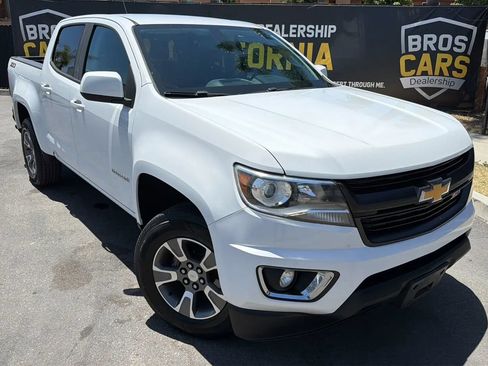 Used 2018 Chevrolet Colorado Z71 AWD/4WD image 2
