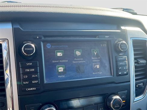 Used 2018 Nissan Titan SL image 29