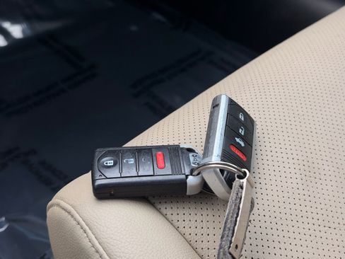 Used 2013 Acura ILX w/ Technology Package image 30