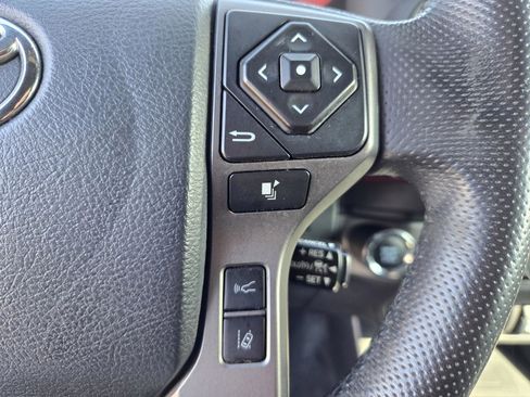 Used 2020 Toyota Tacoma TRD Off-Road image 18