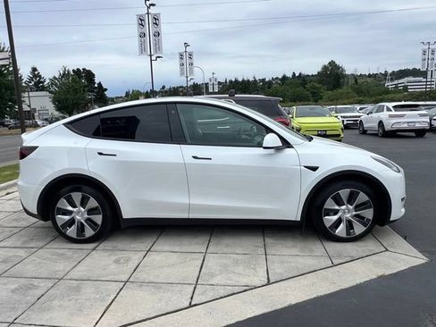 Used 2021 Tesla Model Y Long Range AWD/4WD image 6