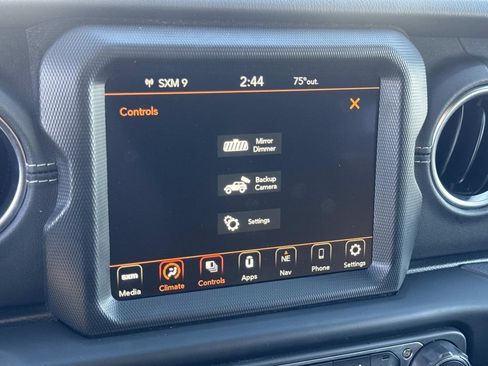 Used 2023 Jeep Wrangler Unlimited Sahara w/ LED Lighting Group AWD/4WD image 12