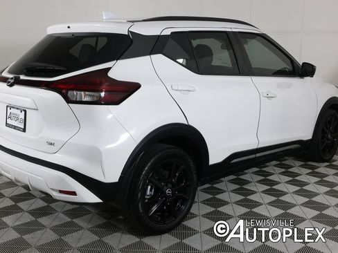 Used 2023 Nissan Kicks SR w/ SR Premium Package FWD image 5
