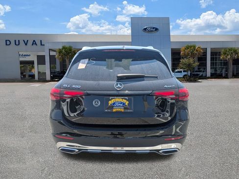 Used 2024 Mercedes-Benz GLC 300 4MATIC image 5