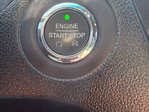 Used 2018 Ford Explorer XLT w/ Equipment Group 202A FWD image 11