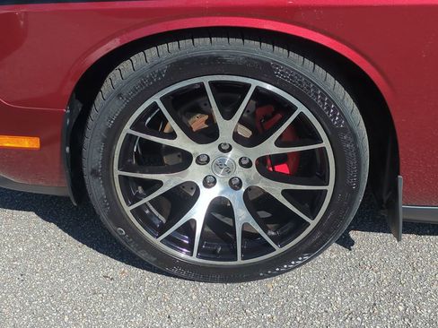 Used 2014 Dodge Challenger R/T image 11