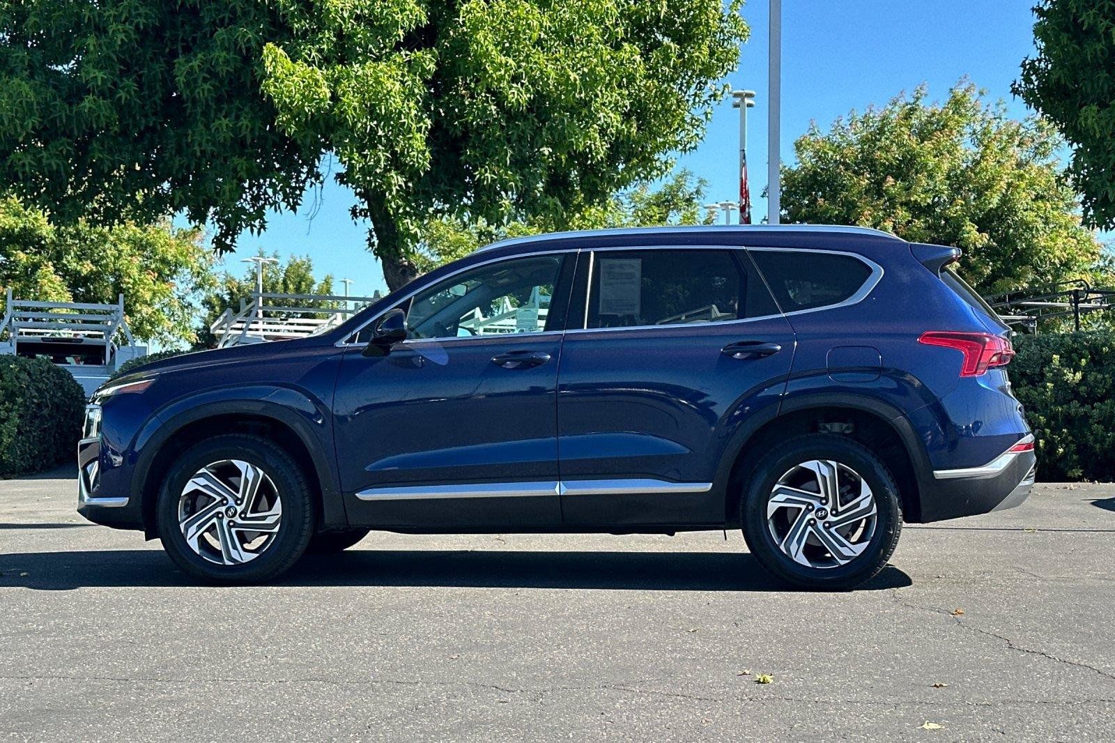 Used 2022 Hyundai Santa Fe SEL w/ Cargo Package AWD/4WD image 6