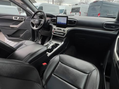 Used 2023 Ford Explorer XLT w/ Equipment Group 202A image 36