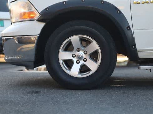 Used 2009 Dodge Ram 1500 Truck SLT image 10