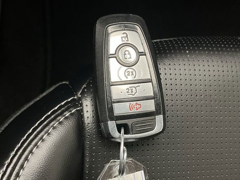 Certified 2024 Ford Escape Platinum image 27