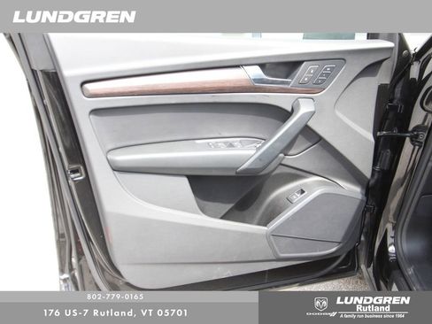 Used 2023 Audi Q5 2.0T Premium w/ Convenience Package AWD/4WD image 15