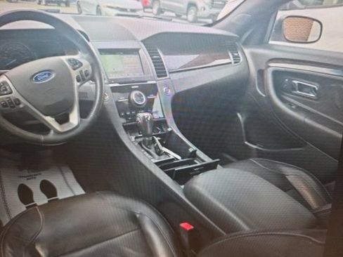 Used 2017 Ford Taurus Limited AWD/4WD image 8