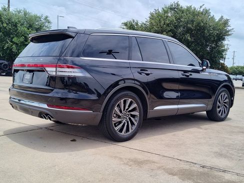 Used 2025 Lincoln Aviator 2WD image 11