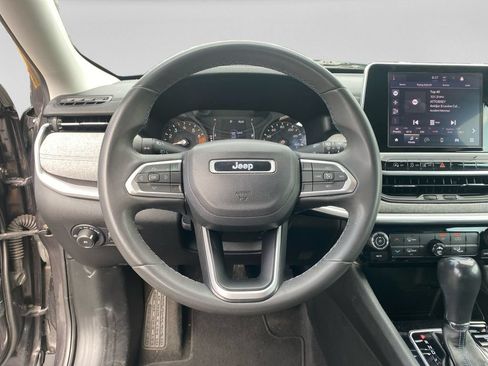 Used 2022 Jeep Compass Latitude w/ Sun and Sound Group FWD image 12