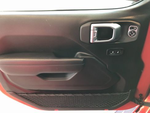 Used 2024 Jeep Wrangler Sport S image 39