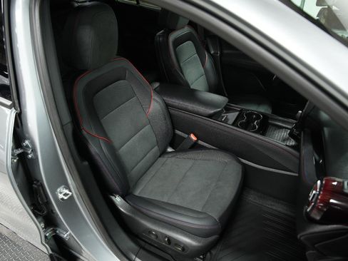 Used 2025 Chevrolet Blazer EV RS AWD/4WD image 18
