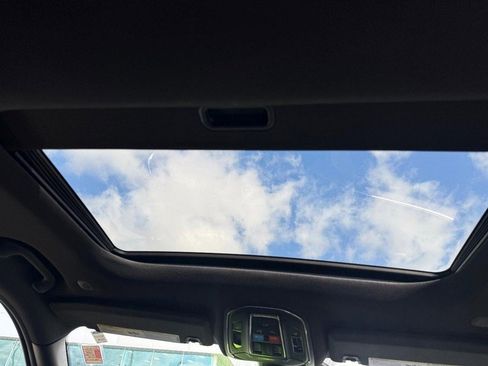 Used 2025 Jeep Grand Cherokee L Altitude image 15