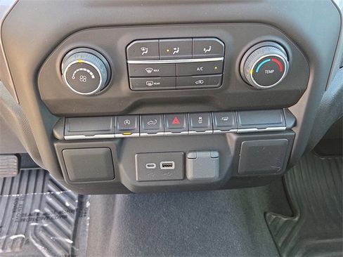 Used 2022 Chevrolet Silverado 1500 Custom image 31