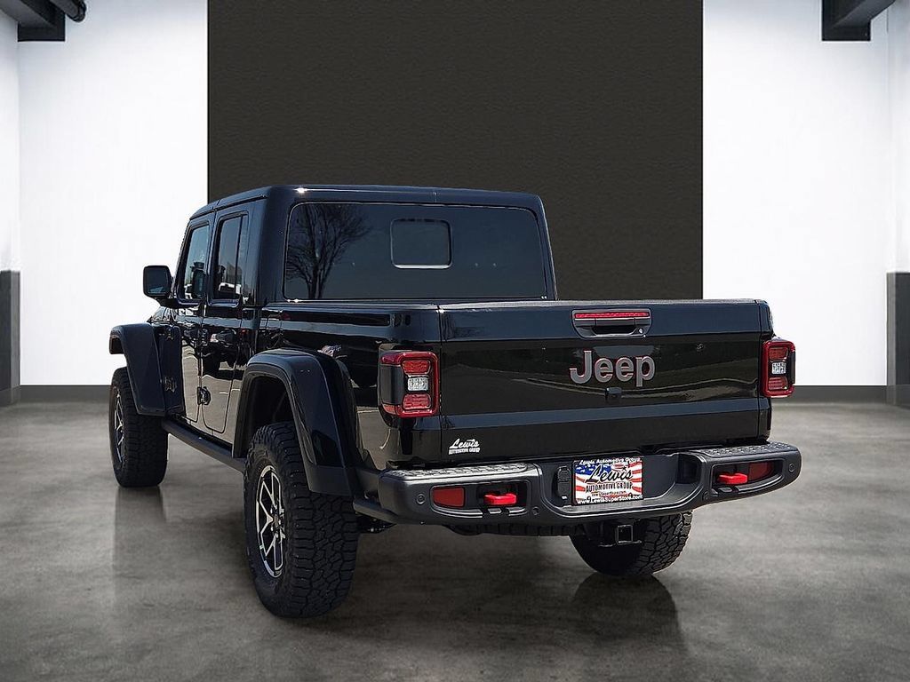 Used 2025 Jeep Gladiator Rubicon AWD/4WD image 7