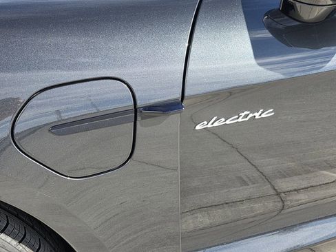 Used 2025 Porsche Taycan 4S image 36