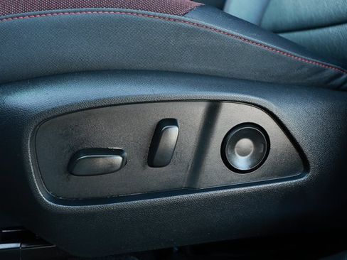 Used 2025 Chevrolet Equinox RS w/ Safety and Technology Package FWD image 25