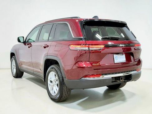 Used 2023 Jeep Grand Cherokee Laredo w/ Luxury Tech Group I AWD/4WD image 18