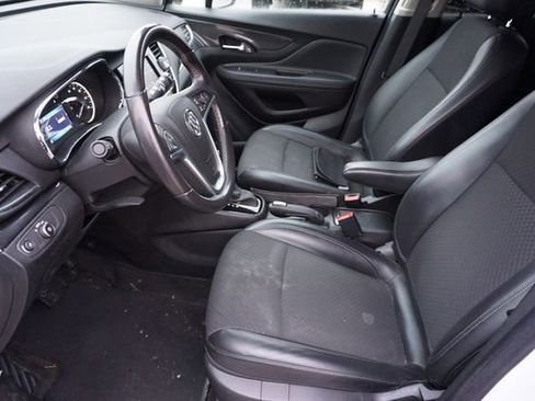 Used 2022 Buick Encore Preferred w/ Safety Package image 11