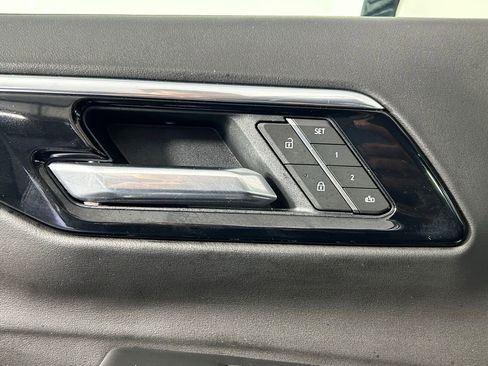 Used 2025 Chevrolet Tahoe LT AWD/4WD image 37
