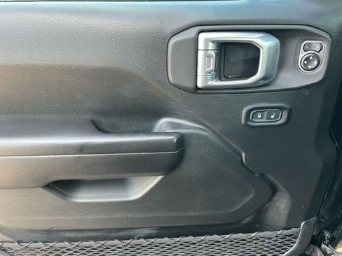 Used 2021 Jeep Wrangler Sport S image 21