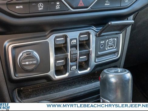 Certified 2022 Jeep Wrangler Unlimited Sahara w/ Cold Weather Group image 23