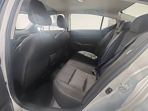 Used 2024 Nissan Altima 2.5 SV FWD image 14