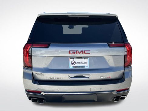 New 2026 GMC Yukon XL AT4 w/ AT4 Premium Plus Package AWD/4WD image 5