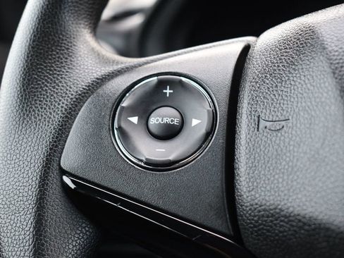 Used 2018 Honda HR-V LX image 21