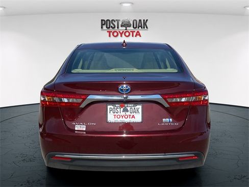 Used 2017 Toyota Avalon Limited image 6