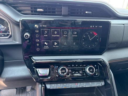 Used 2024 GMC Sierra 1500 AT4 w/ AT4 Premium Package AWD/4WD image 18
