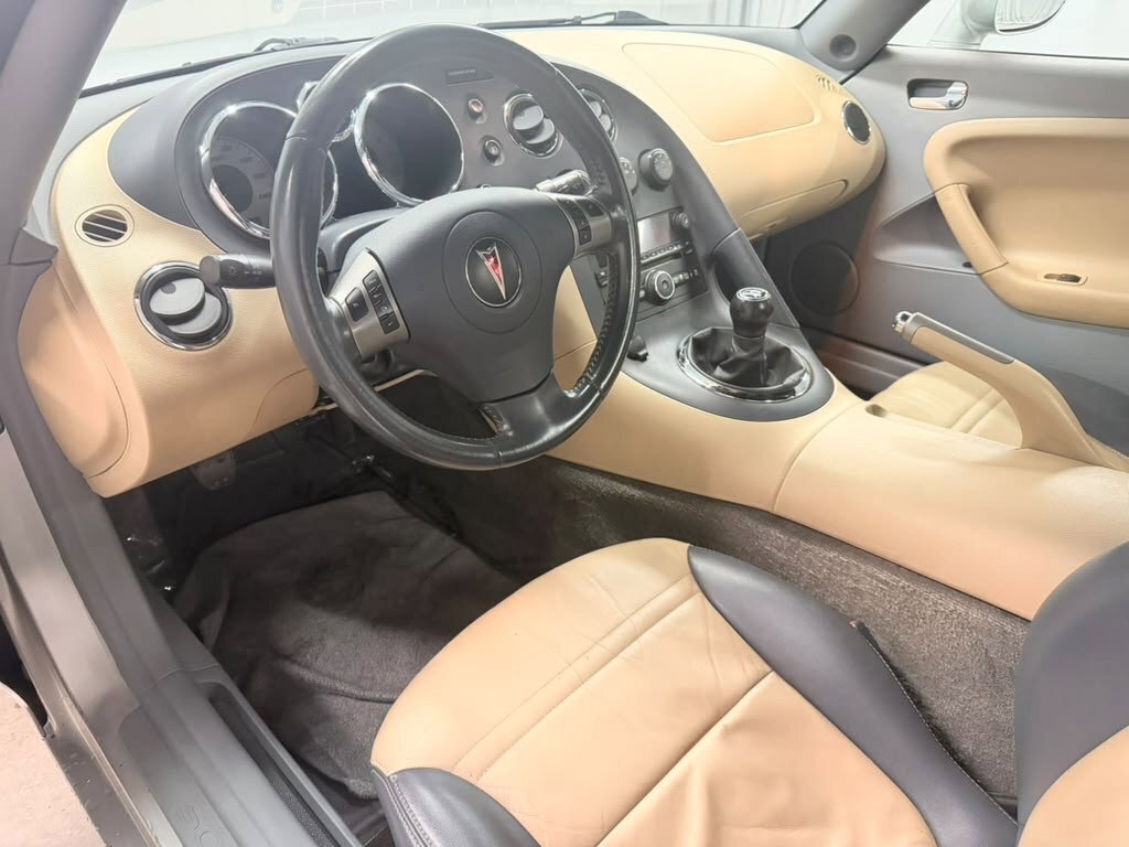 Used 2006 Pontiac Solstice Convertible w/ Premium Package RWD image 19