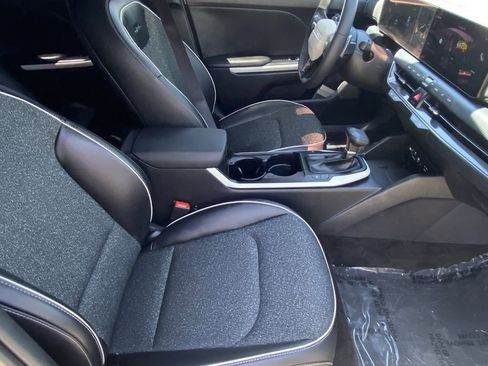 Used 2025 Kia K4 GT-Line w/ GT-Line Sunroof Package FWD image 16